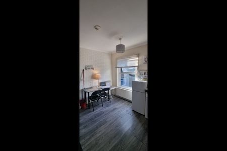 2 Bed Flat, Clarendon Road, LU2 - Photo 5