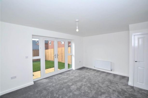 3 bedroom semi-detached house to rent - Photo 1