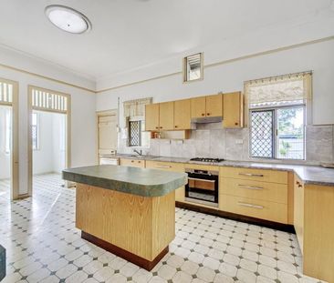 Prime Location with Major Motorway Access & Camira State School Cat... - Photo 3