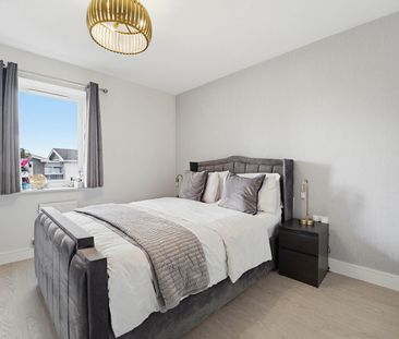 Long Lane, Hillingdon,UB10 - Photo 3