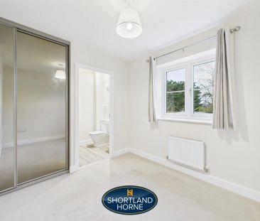 Martin Drive, Kenilworth - Photo 3