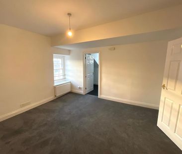 4 bedroom flat to rent - Photo 2