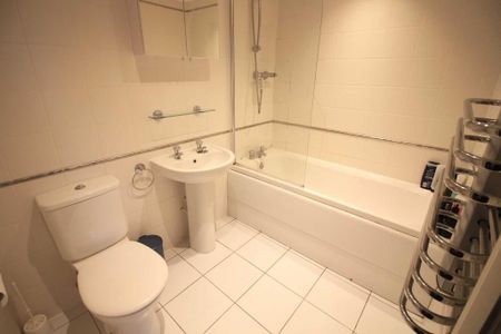 2 Bed Flat, Middlewood Street, M5 - Photo 2