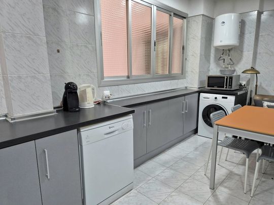 Spacious double room in Ciutat Vella&nbsp;perfect for couples&nbsp; - Photo 1
