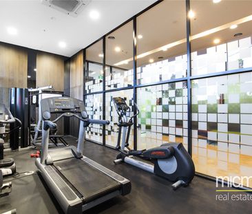 1908/18 Mt Alexander Road - Photo 2