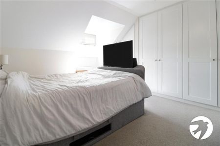 4 bedroom terraced house to rent - Photo 5