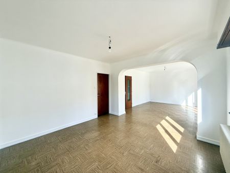 Location Appartement 3 pièces 93m² MITTELHAUSBERGEN 67206 - Photo 2