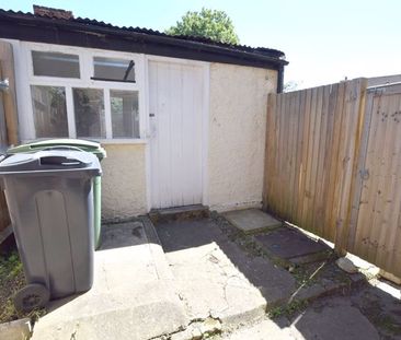 West Street, Harrietsham, Maidstone - Photo 2