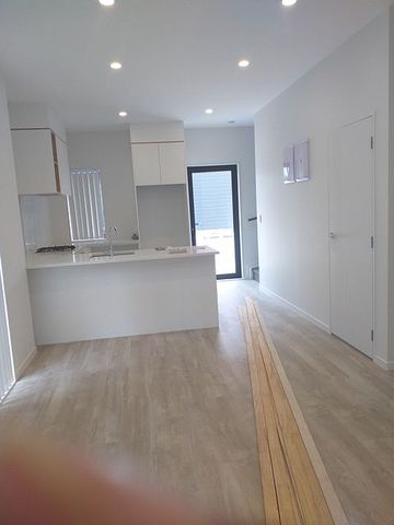 Two bed room Townhouse near WESTCity mall - Photo 3