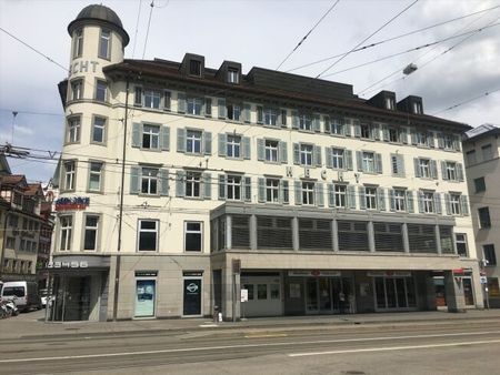 An absolute city feeling above the rooftops of St. Gallen - Photo 4