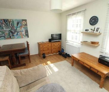 Pollys Yard, Newport Pagnell, MK16 - Photo 1