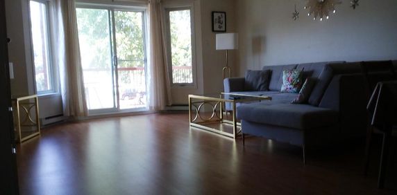 Grand 4 1/2 style condo à louer à Boisbriand - Photo 2