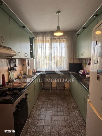 Apartament 3 camere decomandat | Bulevardul Dacia | Oradea - Fotografie 2