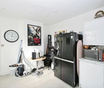 2 bedroom end of terrace house to rent - Photo 6