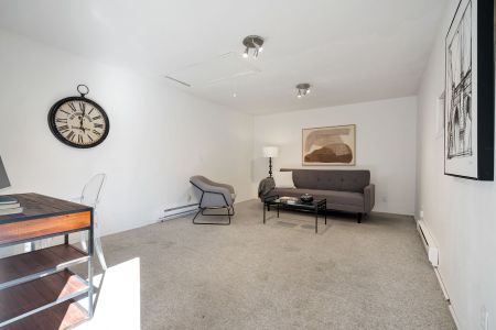 For Lease - 217 Northcliffe Boulevard, Toronto, Ontario - Photo 3