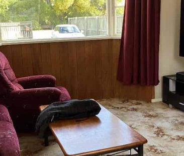 Handy Location to all amenities! - Photo 1