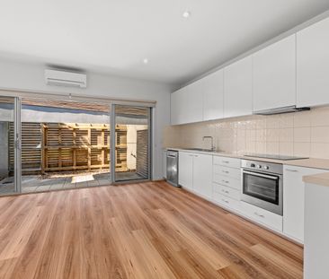 15 Silverash Drive, Bundoora VIC 3083 - Townhouse For Rent | Domain - Photo 3