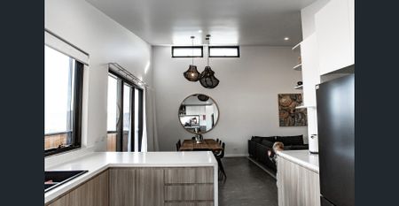 Spacious 5-Bedroom Furnished Home overlooking the Lake/Mountains - Photo 4