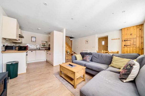 2 bedroom cottage to rent - Photo 1