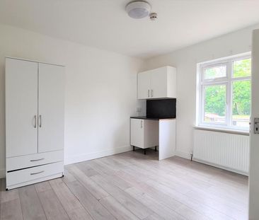 4 bedroom terraced house to rent - Photo 2