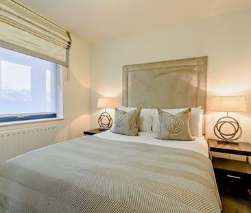 Fulham Road, South Kensington, SW3 6SN, London - Photo 2