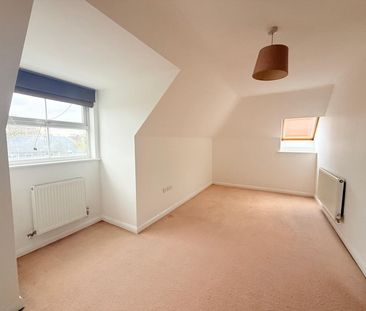 Edwin Court, Farnborough, Hampshire, GU14 - Photo 5