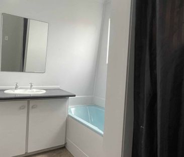 3 Bedroom House in Whau Valley - Photo 3