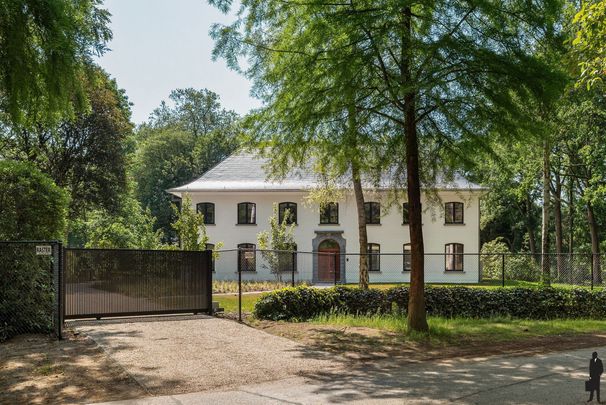 Gerenoveerde villa (ca. 3.628 m²) in een doodlopende straat! - Photo 1