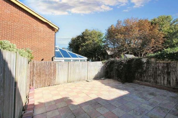 Naseby Avenue, Folkestone, CT20 - Photo 1