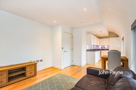 Flat to rent - Fenn Mansions, London, SE18 - Photo 2