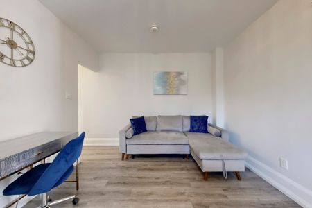 For Lease - 9 Humewood Court Unit# Building 1 Unit 5, Toronto, Ontario - Photo 3