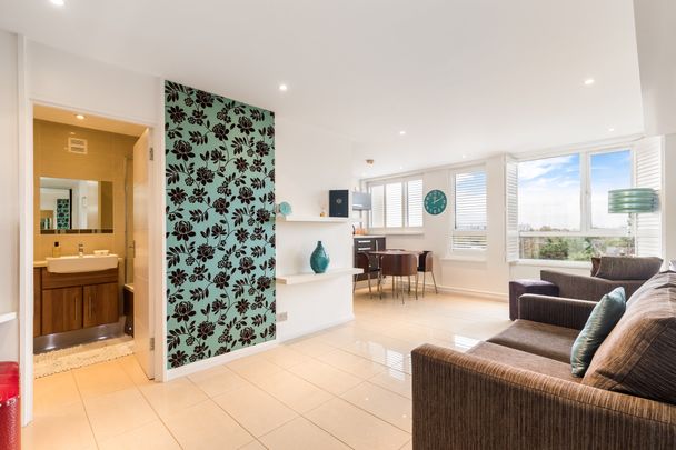 Heathfield Road, London, SW18 flat to rent - Photo 1