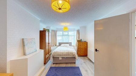 3 bedroom semi-detached house to rent - Photo 2