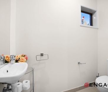 Modern Family Living in Prime Truganina Location! - Photo 3