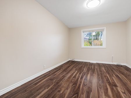 For Lease - 41 Newbury Drive Unit# Main Floor, Newmarket, Ontario - Photo 3