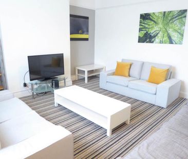 6 bedroom house to rent - Photo 1