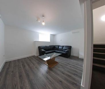 6 bedroom house to rent - Photo 1