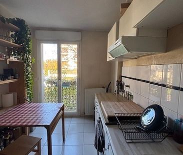 Location Appartement 3 pièces 75m² BORDEAUX 33300 - Photo 3