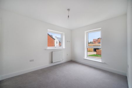 3 bedroom semi-detached house to rent - Photo 4