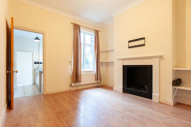 3 bedroom terraced house to rent - Photo 1