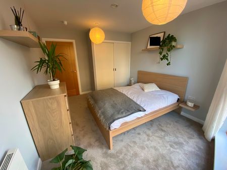 1 Bed Flat, Watermans Place, LS1 - Photo 2