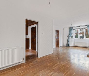 3 bedroom end of terrace house to rent - Photo 2