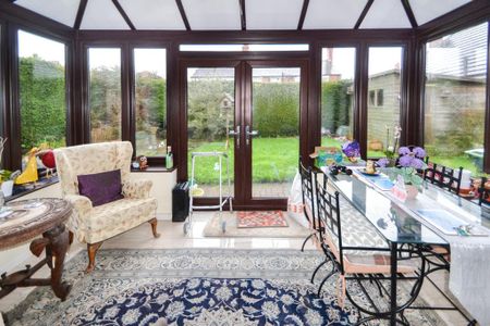 2 bedroom bungalow to rent - Photo 3