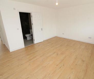 5 bedroom semi-detached house to rent - Photo 5