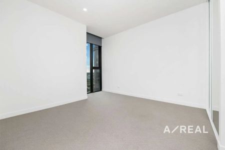 “Sophisticated Apartment with Sweeping Views in the Riverfront Complex” - Photo 4