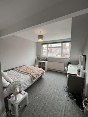 23 Estcourt Avenue, Leeds, LS6 3ET - Photo 1