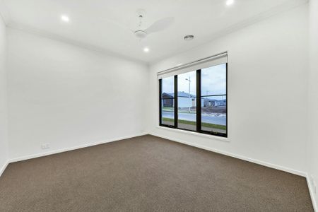 "A contemporary new build in a prime Wyndham Vale location." - Photo 4