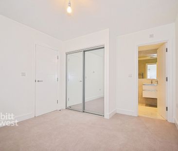 4 bedroom detached house to rent - Photo 3