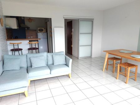 Location Appartement 2 pièces 46m² LES SABLES D OLONNE 85100 - Photo 2