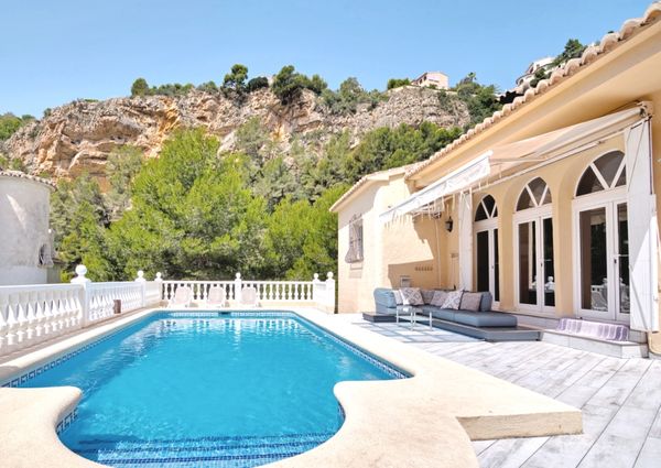 For rent villa with private pool near the beach in Cumbre del Sol, Benitachell